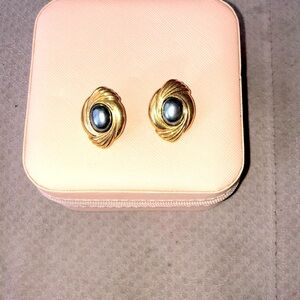Avon Vintage 1988 Caviar Collection Victorian Filigree Post earrings.